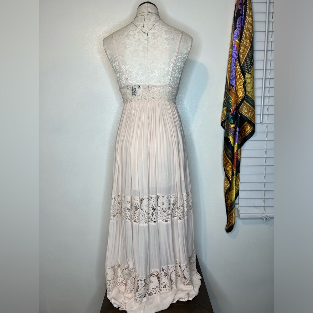Delicate Summer Maxi - Picture 4 of 5